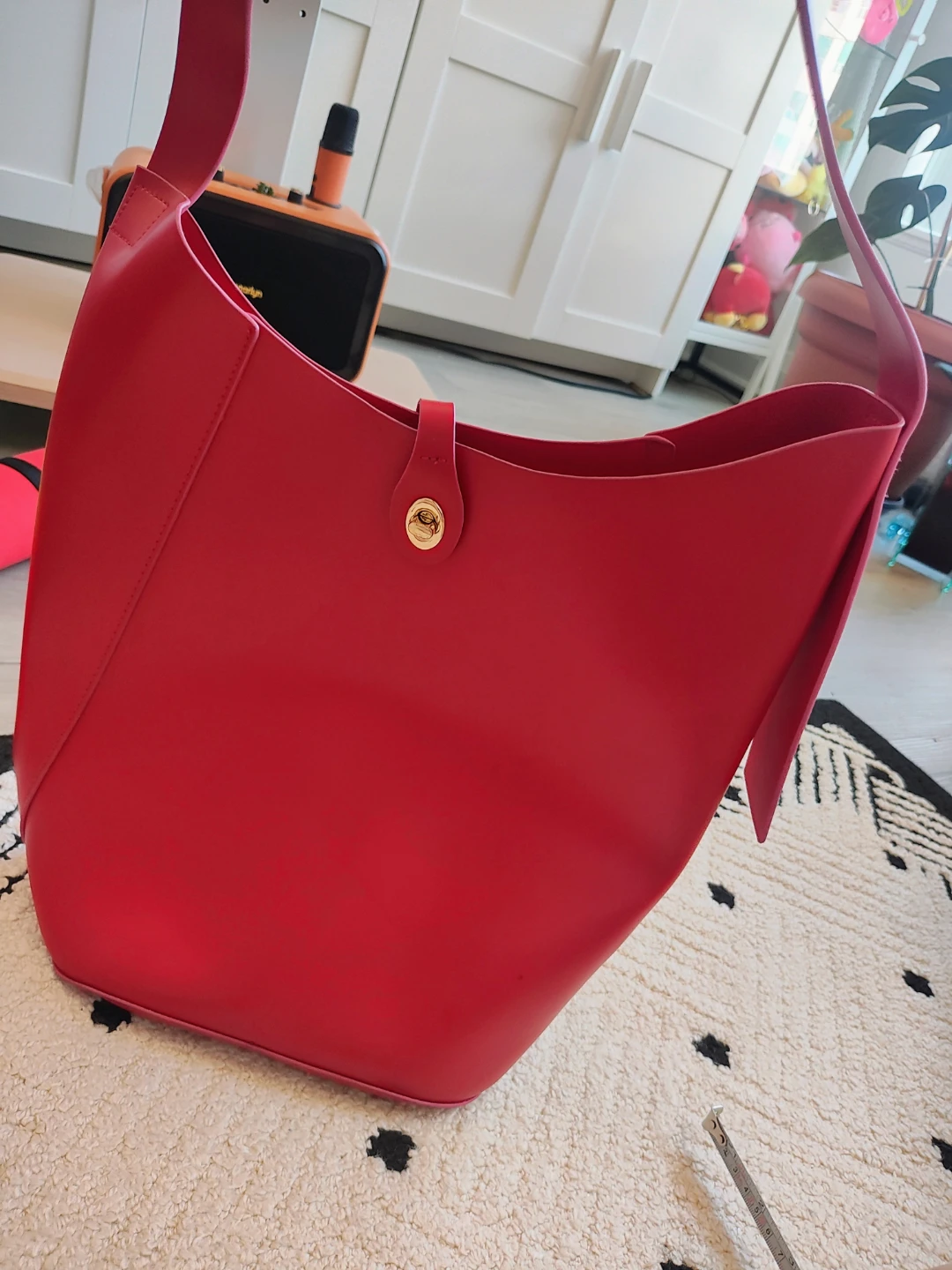 Elizabeth Arden Red Leather Bucket Bag
