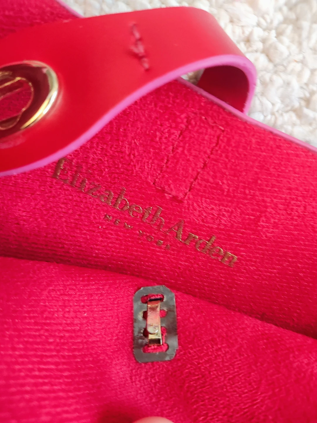 Elizabeth Arden Red Leather Bucket Bag - photo 3