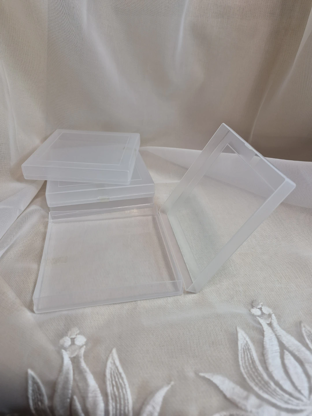Lot of 4 Plastic Containers each are 4 1/4" x 4 1/4 x 3/4" - photo 5
