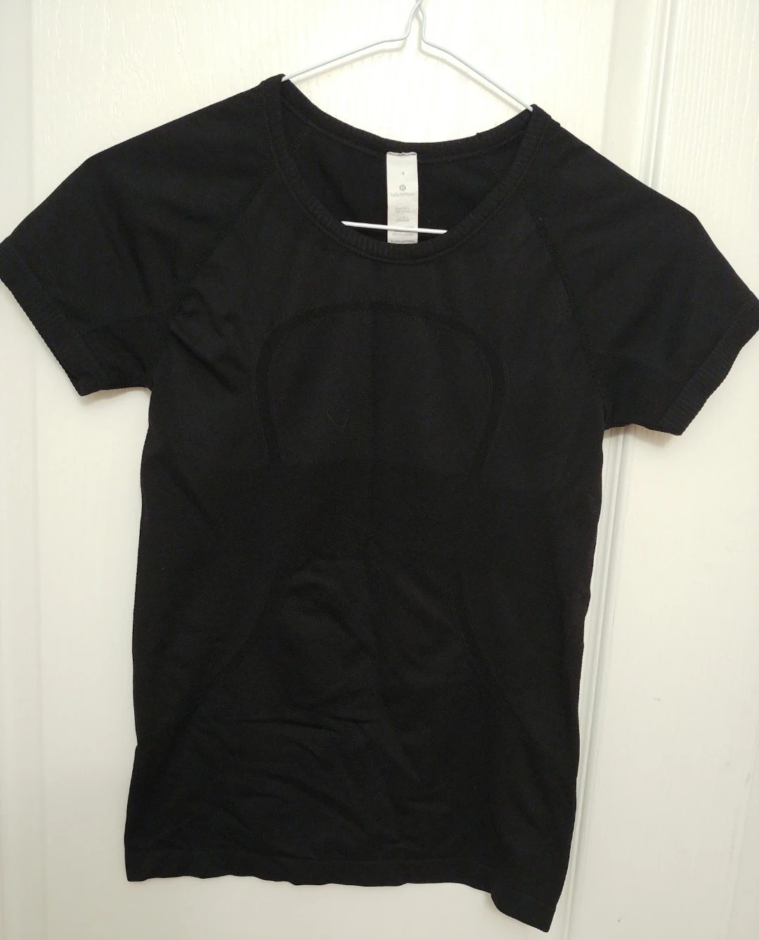 Lululemon Women's Top (size 4) - photo 2
