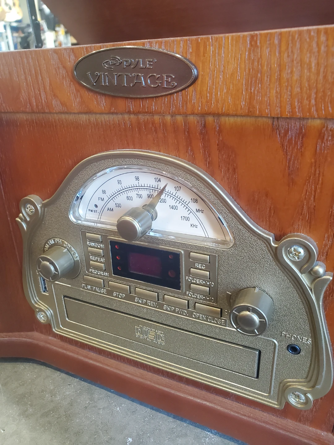 PYLE Vintage Record Player with CD and Radio - photo 3