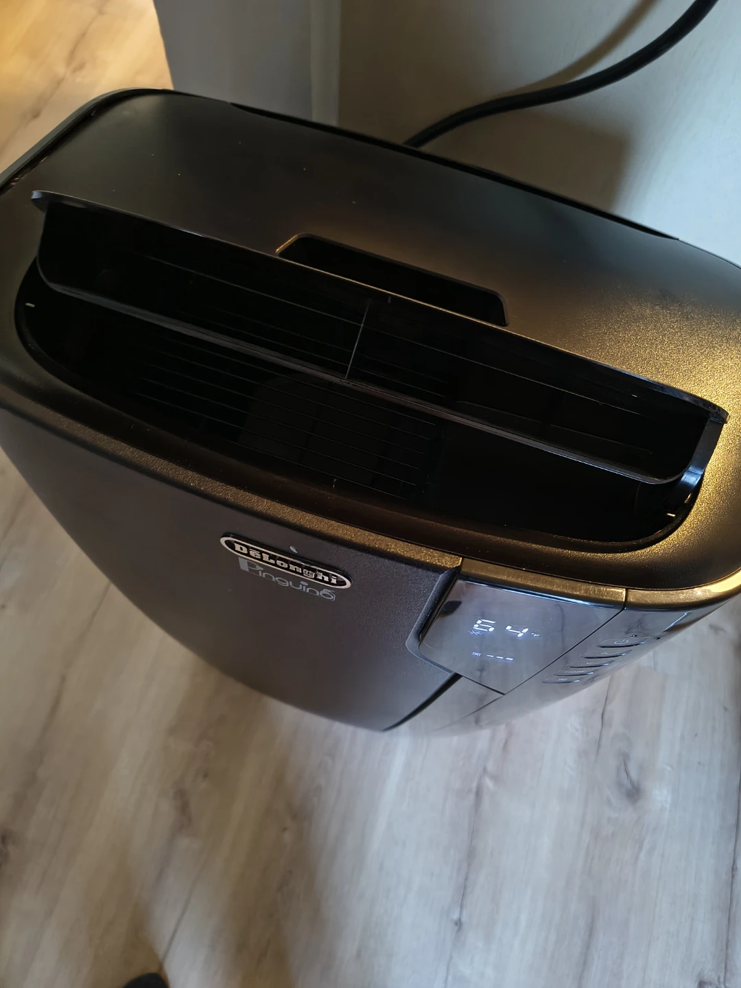 Delonghi 12,000 btu Air Conditioner - photo 3