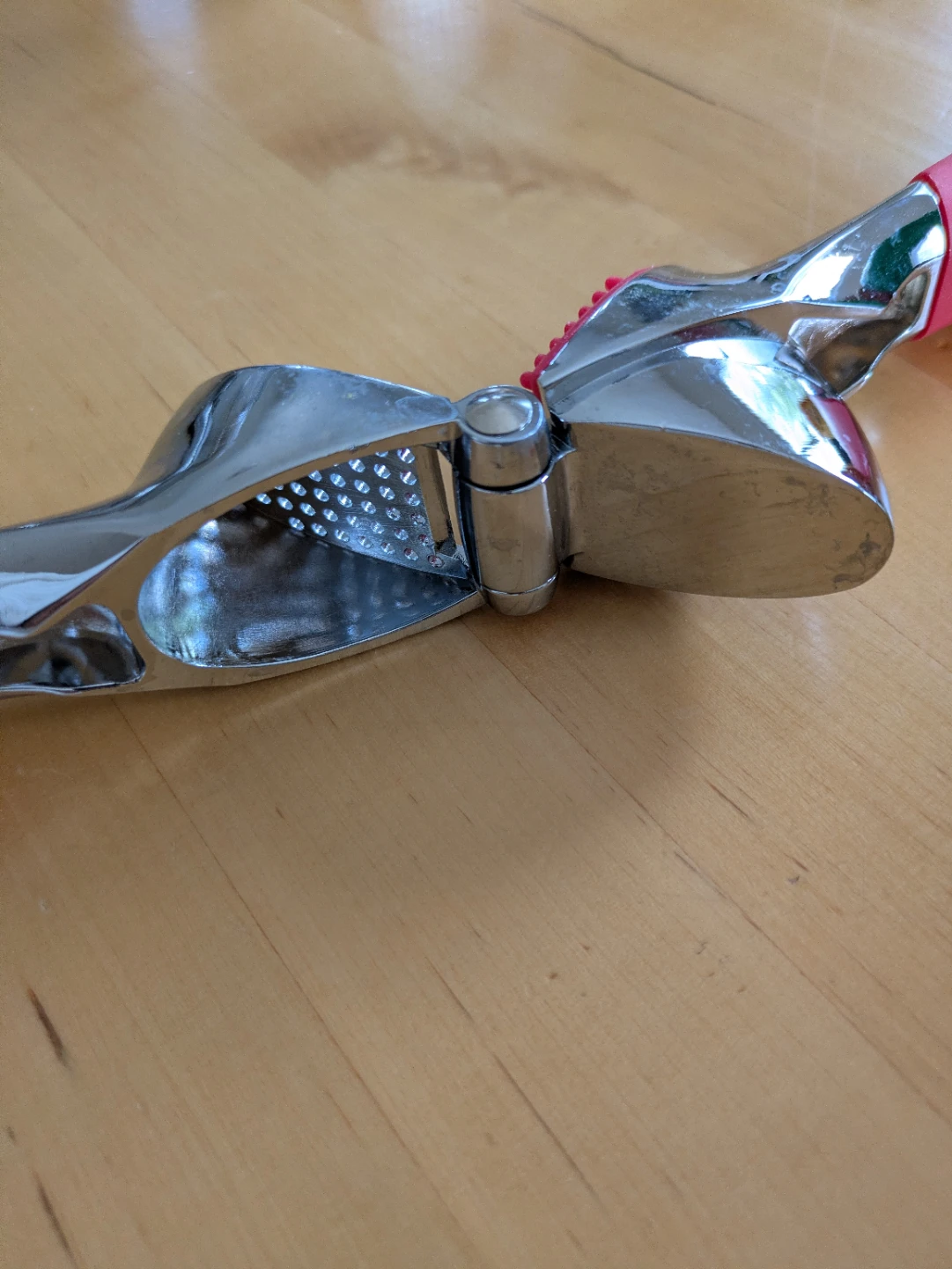 Garlic Press with Pink Handles - photo 3