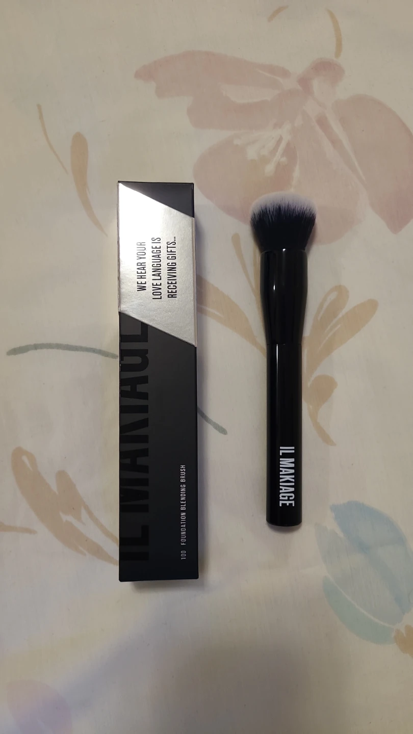 IL MAKIAGE 130 Foundation Buffing Brush - photo 2