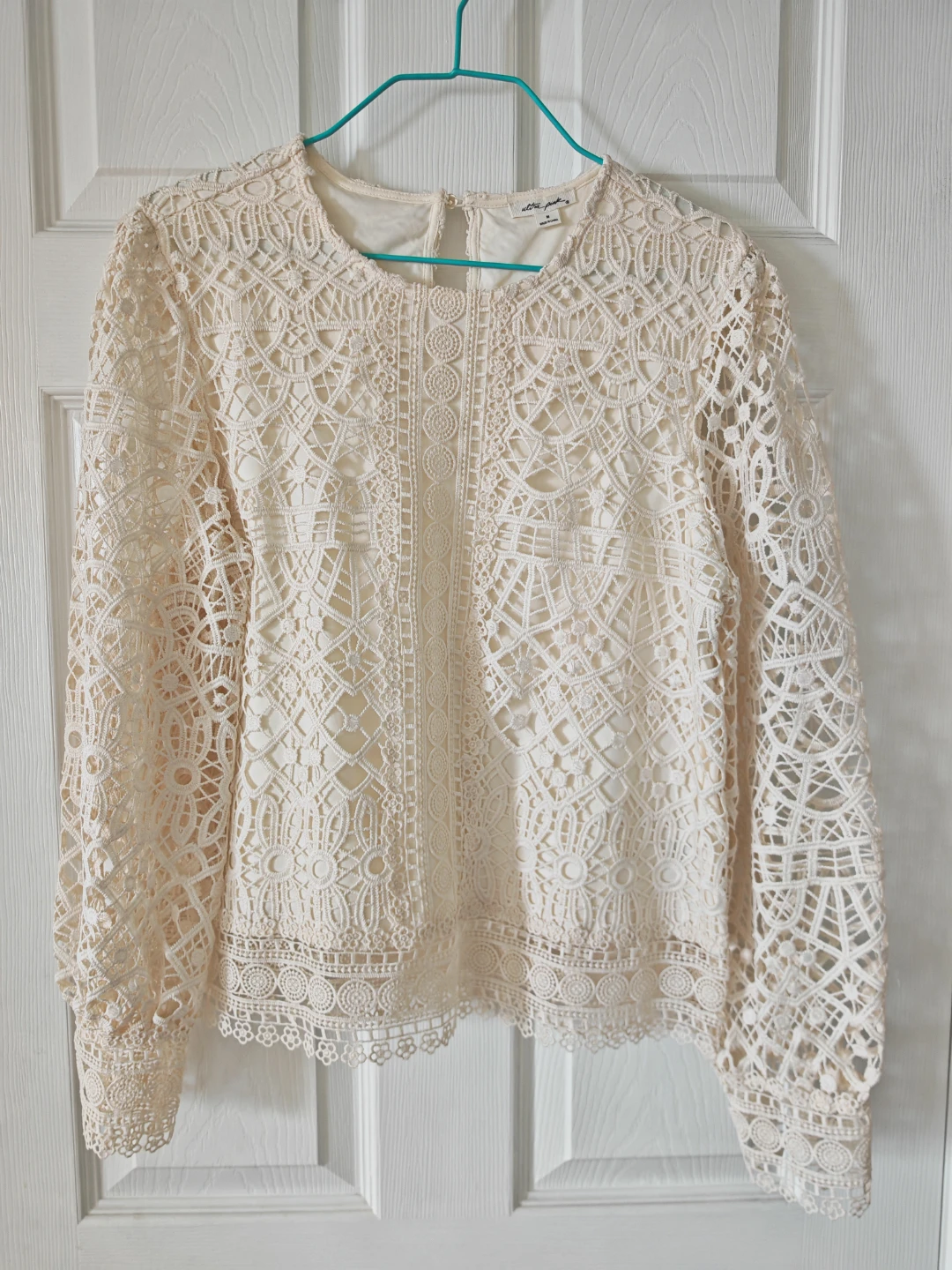 Ultra Pink Crochet Lace Top - Cream - Size M