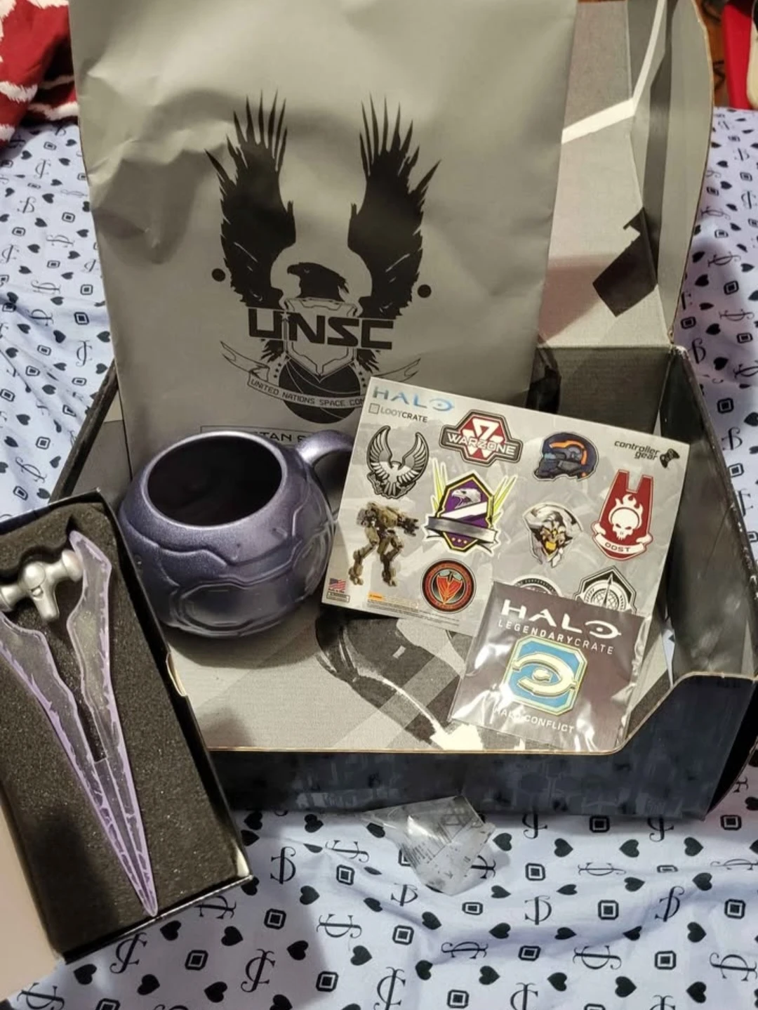 Halo Legendary Crate T-Shirt and Collectibles - photo 2