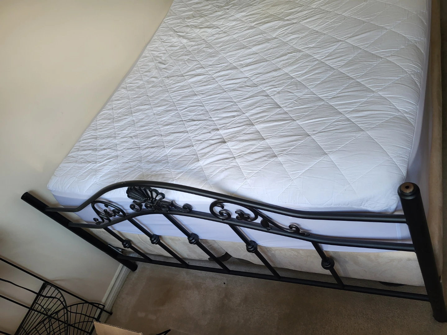 Queen Size Black Metal Bed Frame - photo 2