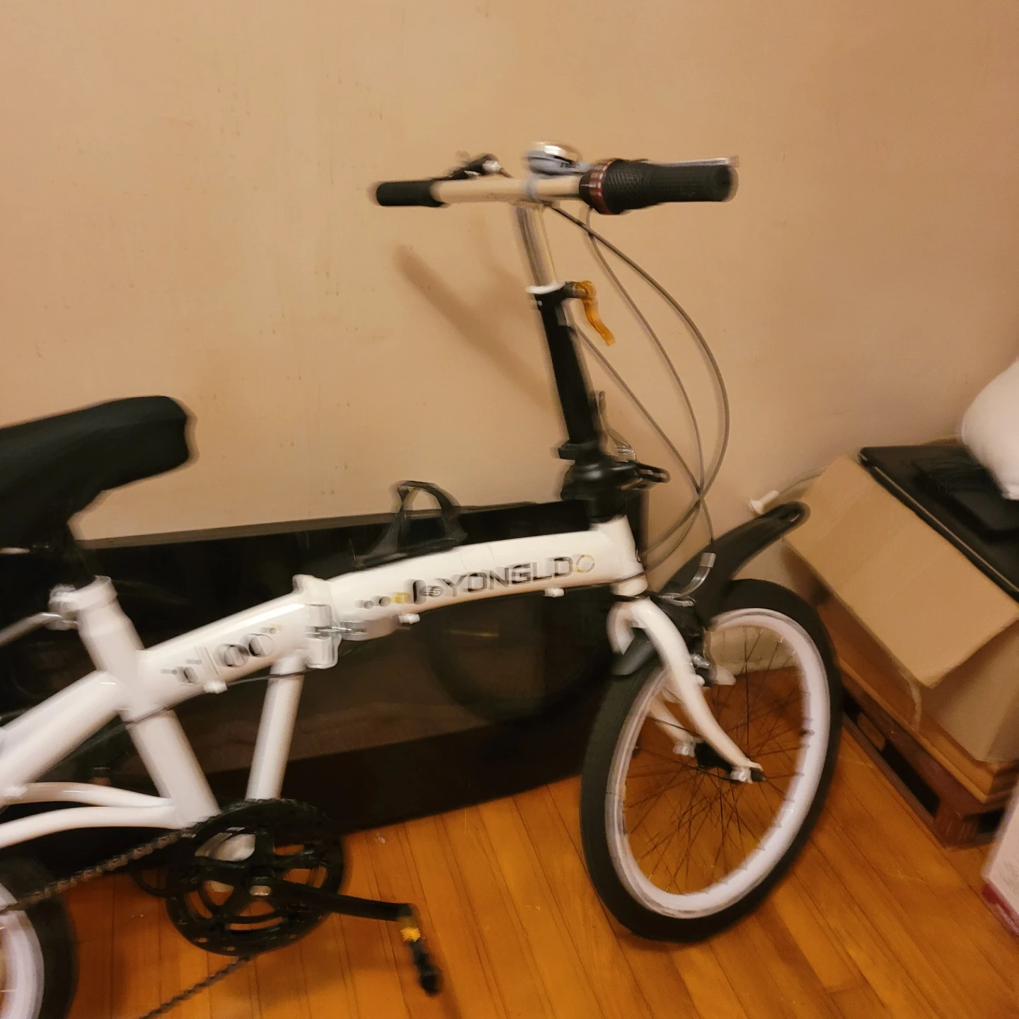 White YONGLDO Folding Bike