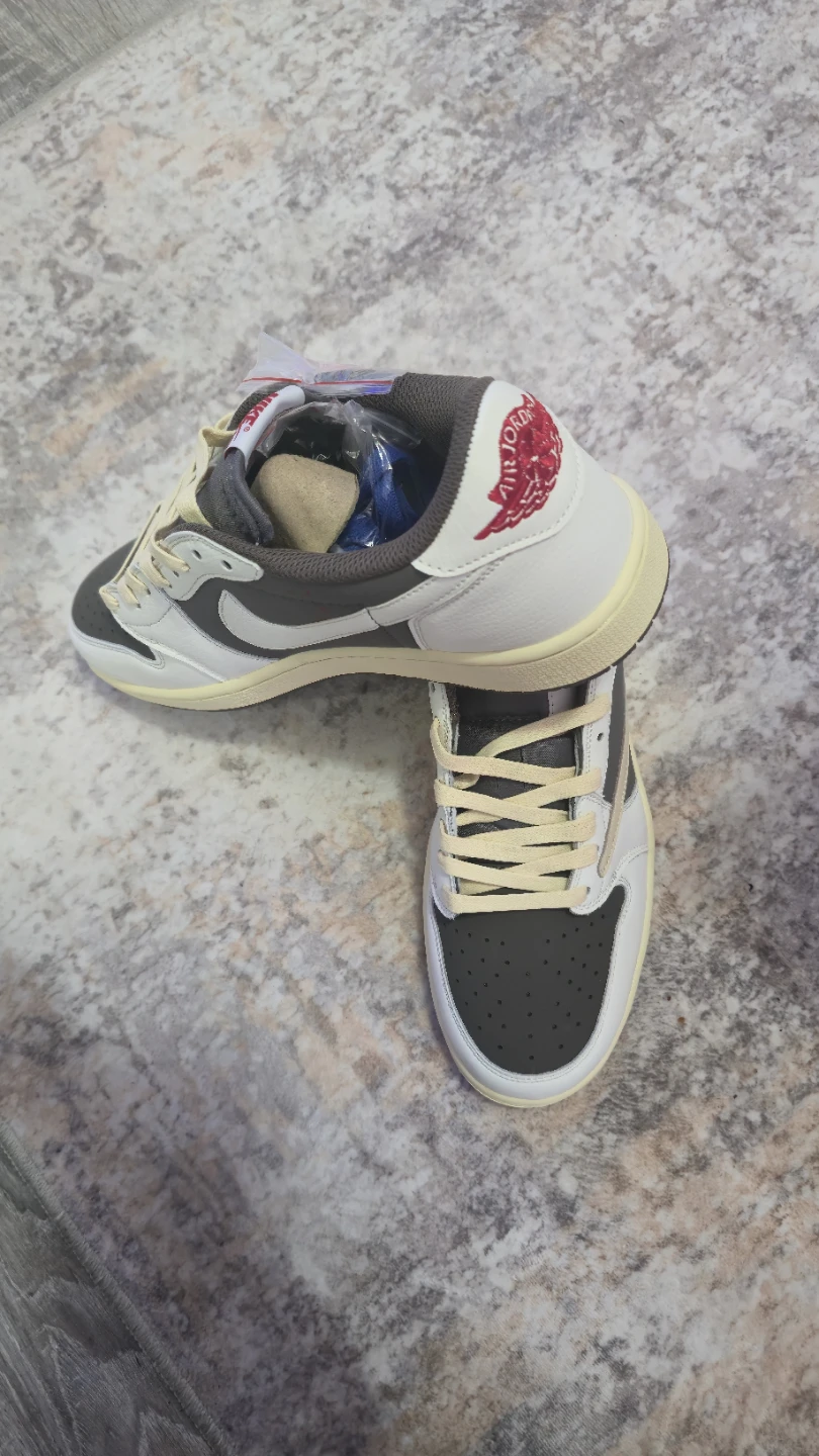 Nike Air Jordan 1 Low SE Shoes - photo 3