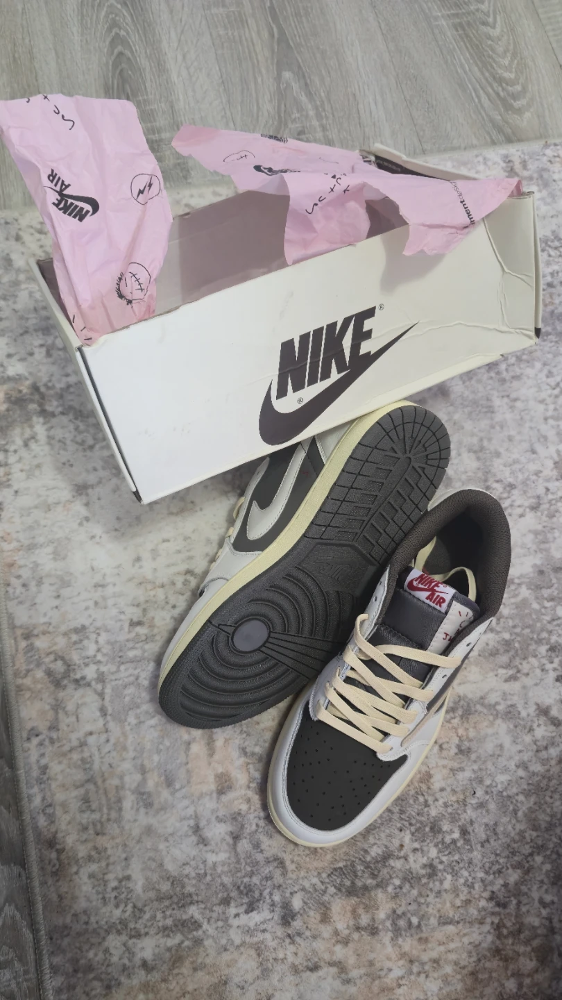 Nike Air Jordan 1 Low SE Shoes - photo 5