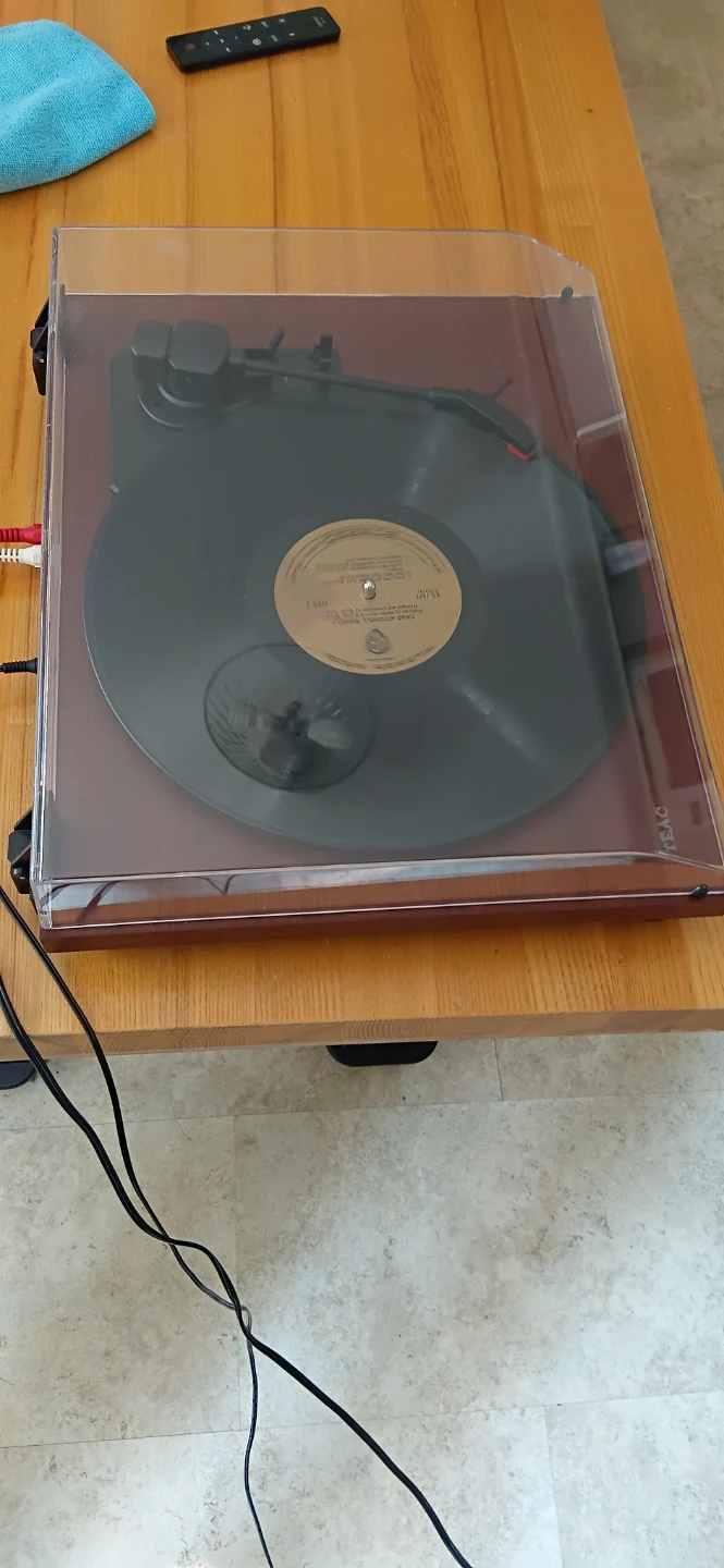 TEAC Turntable - photo 3