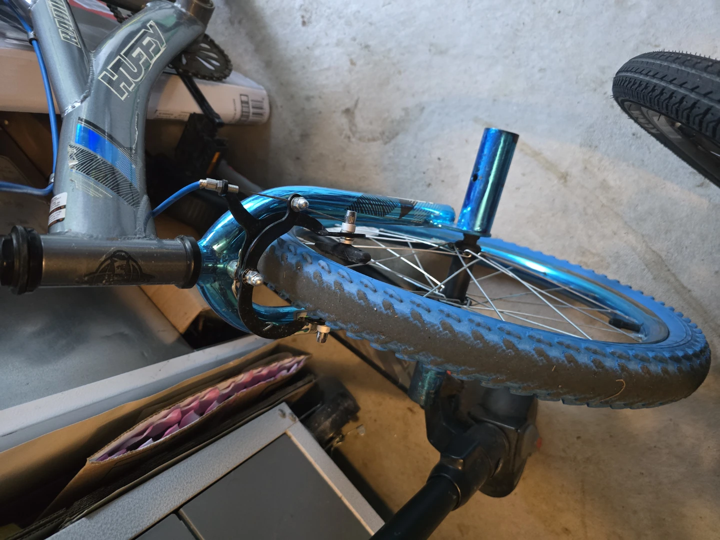 Huffy 53068 20 inch Radium Metaloid BMX-Style Boys Bike - Blue - photo 4