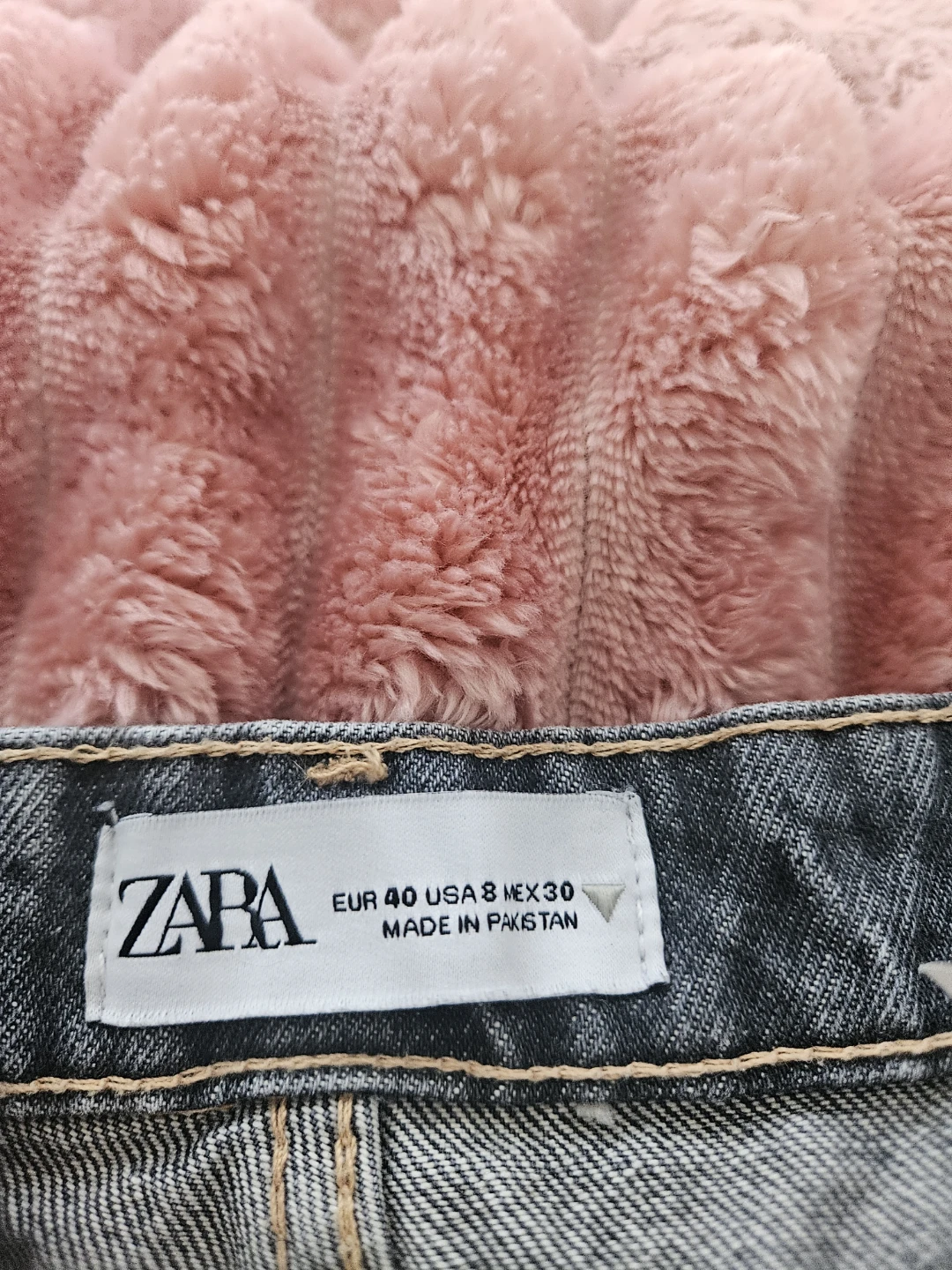 Distressed denim shorts (Zara) - photo 2