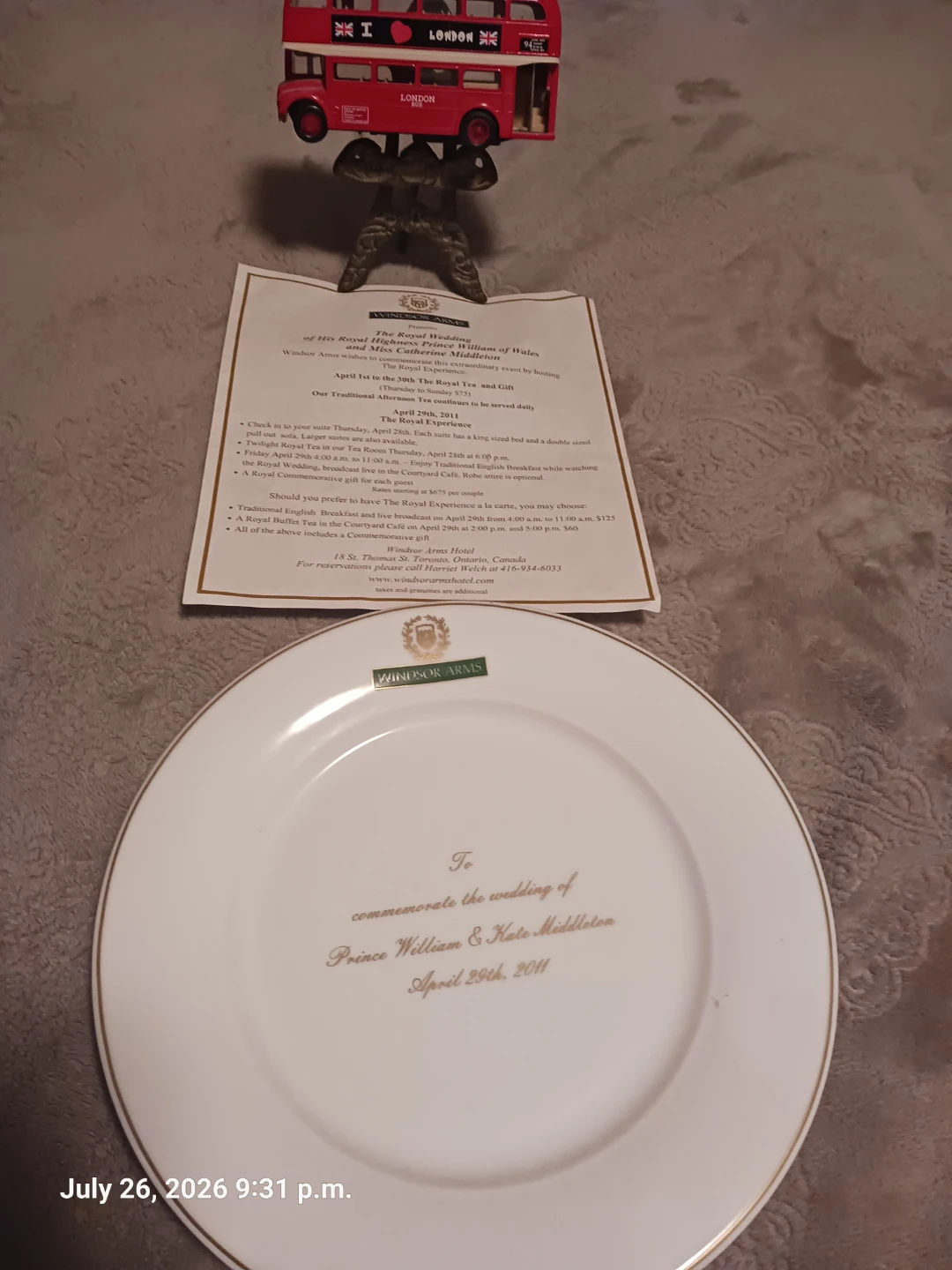 Windsor Arms Commemorative Plate - Royal Wedding - photo 3