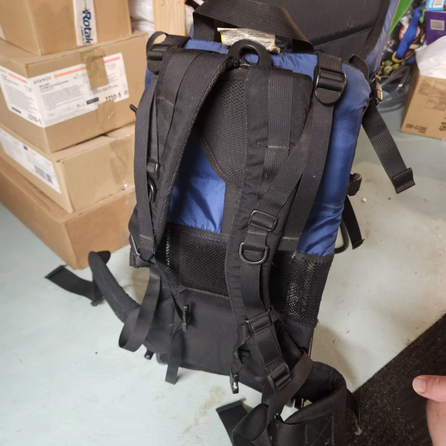Child carrier back pack with rain cover - photo 2