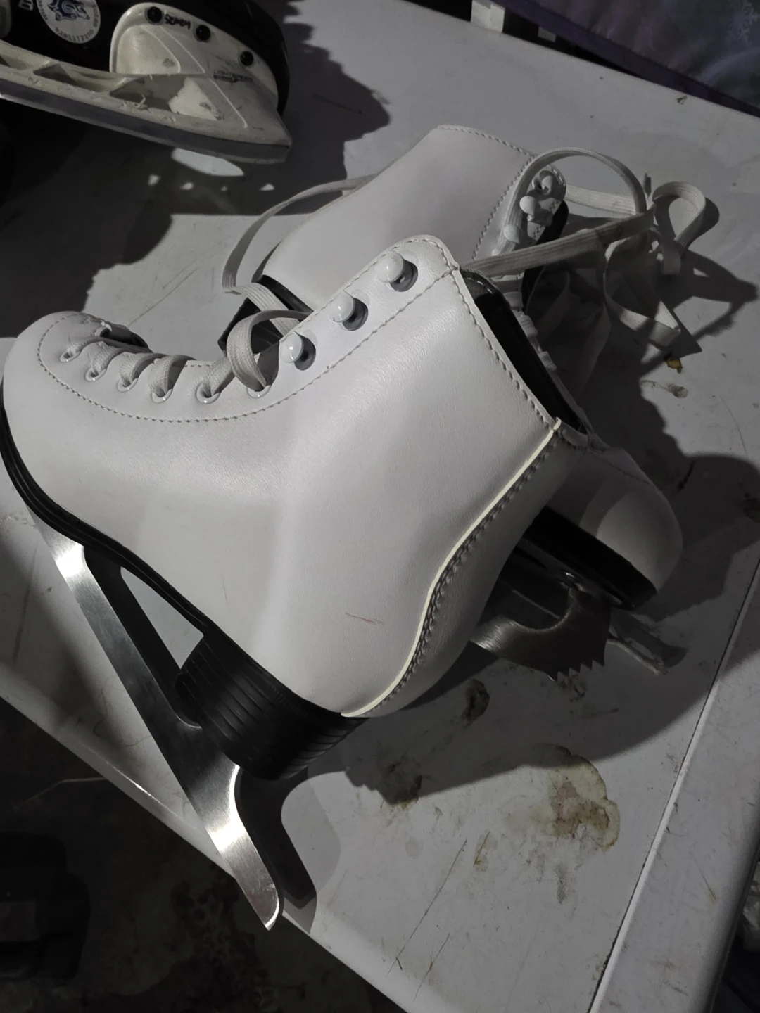 White Vic Dream Figure Skates