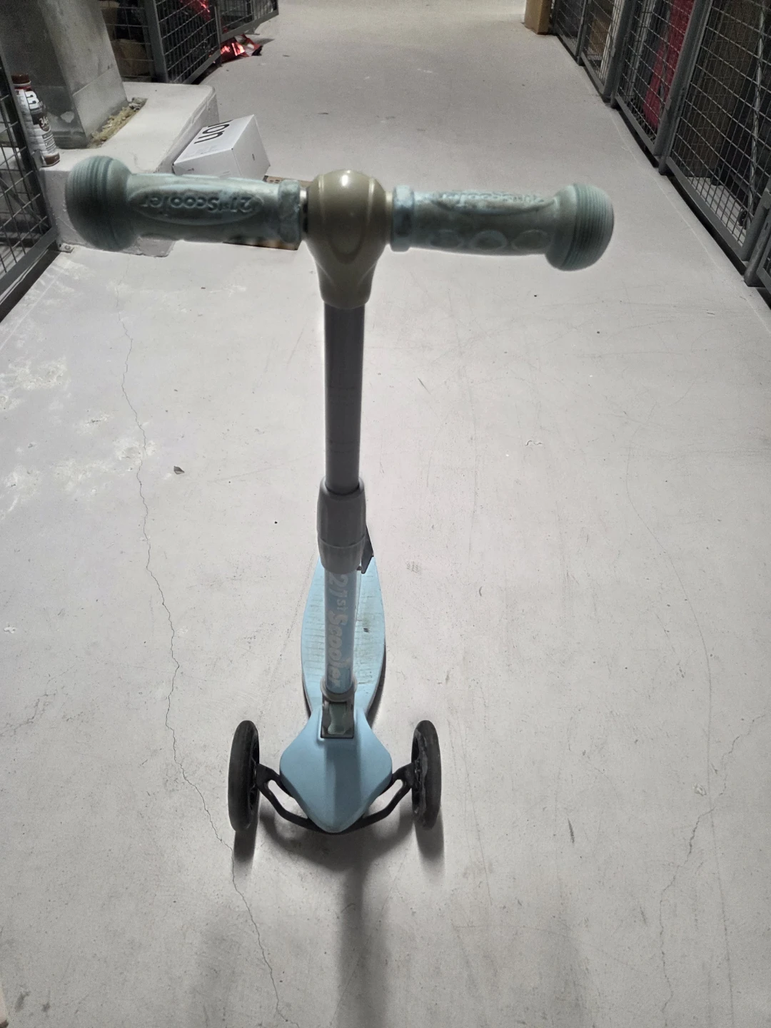21st Scooter 3-Wheel Light-Up Scooter