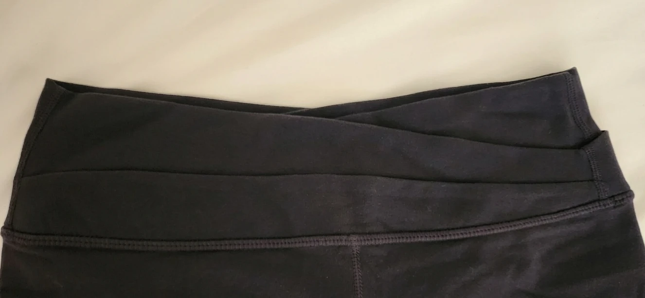 Lulu  Wunder Train mid-Rise cross waisted Crop Leggings - photo 5