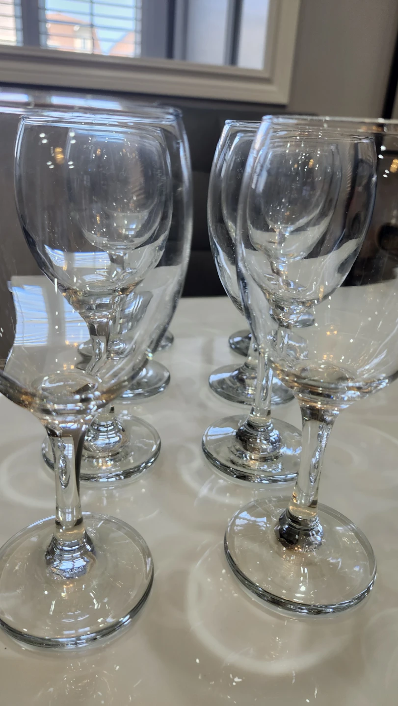 Set of 6 Clear Wine Glasses