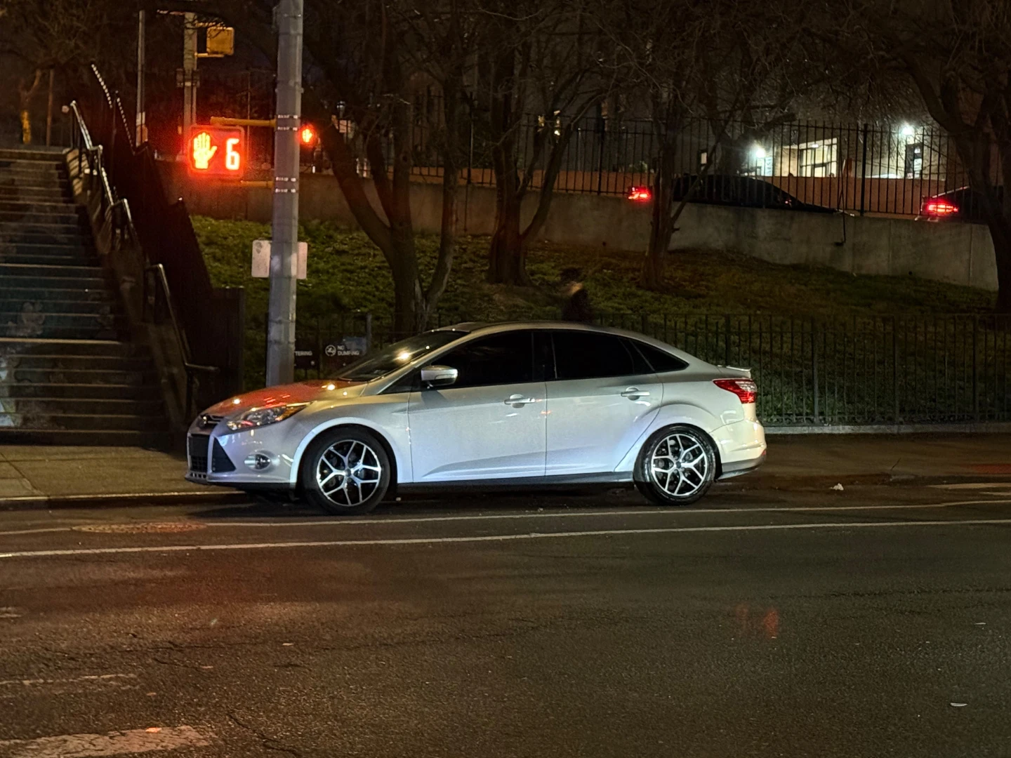 Silver Ford Focus Sedan - photo 3