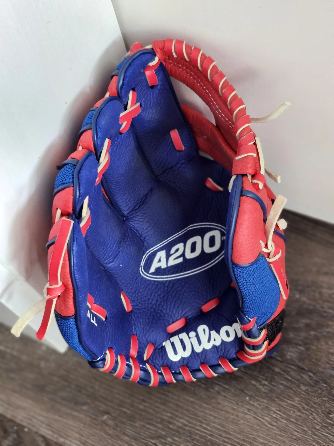 Wilson A200 Baseball Glove