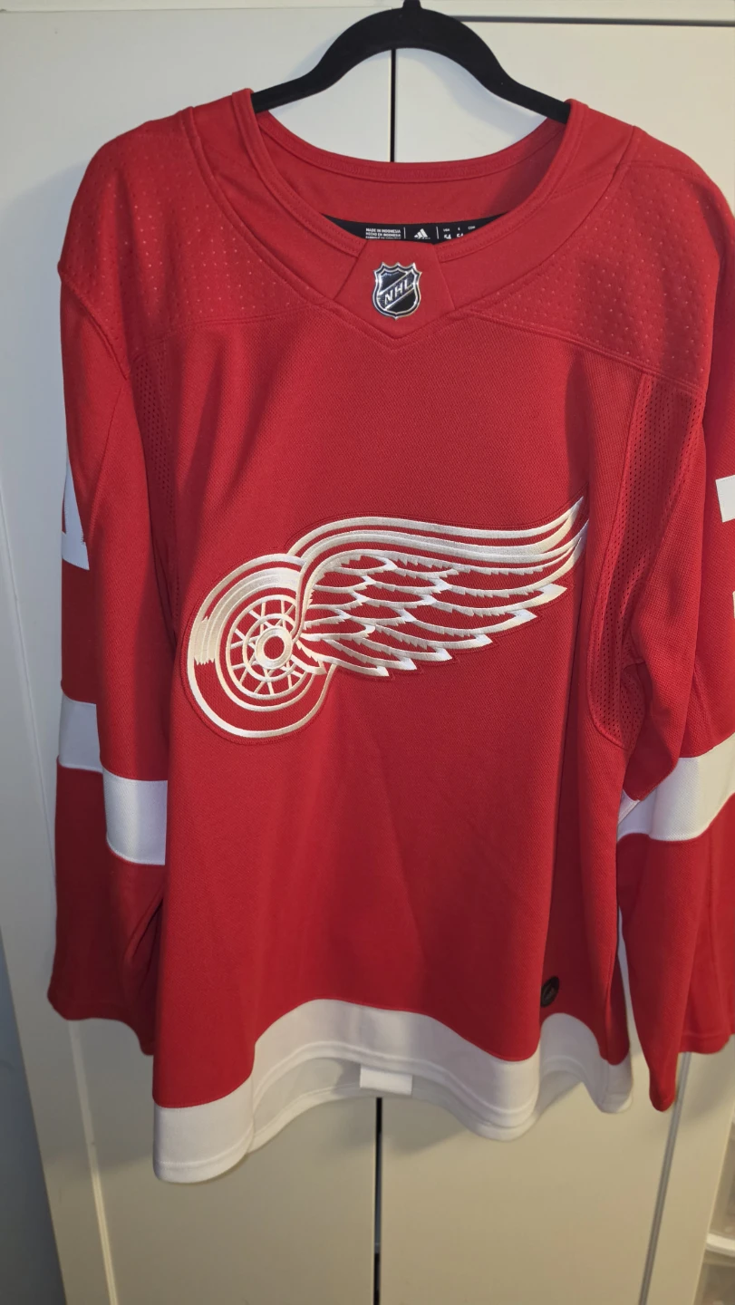 Detroit Red Wings Adidas Larkin #71 Hockey Jersey