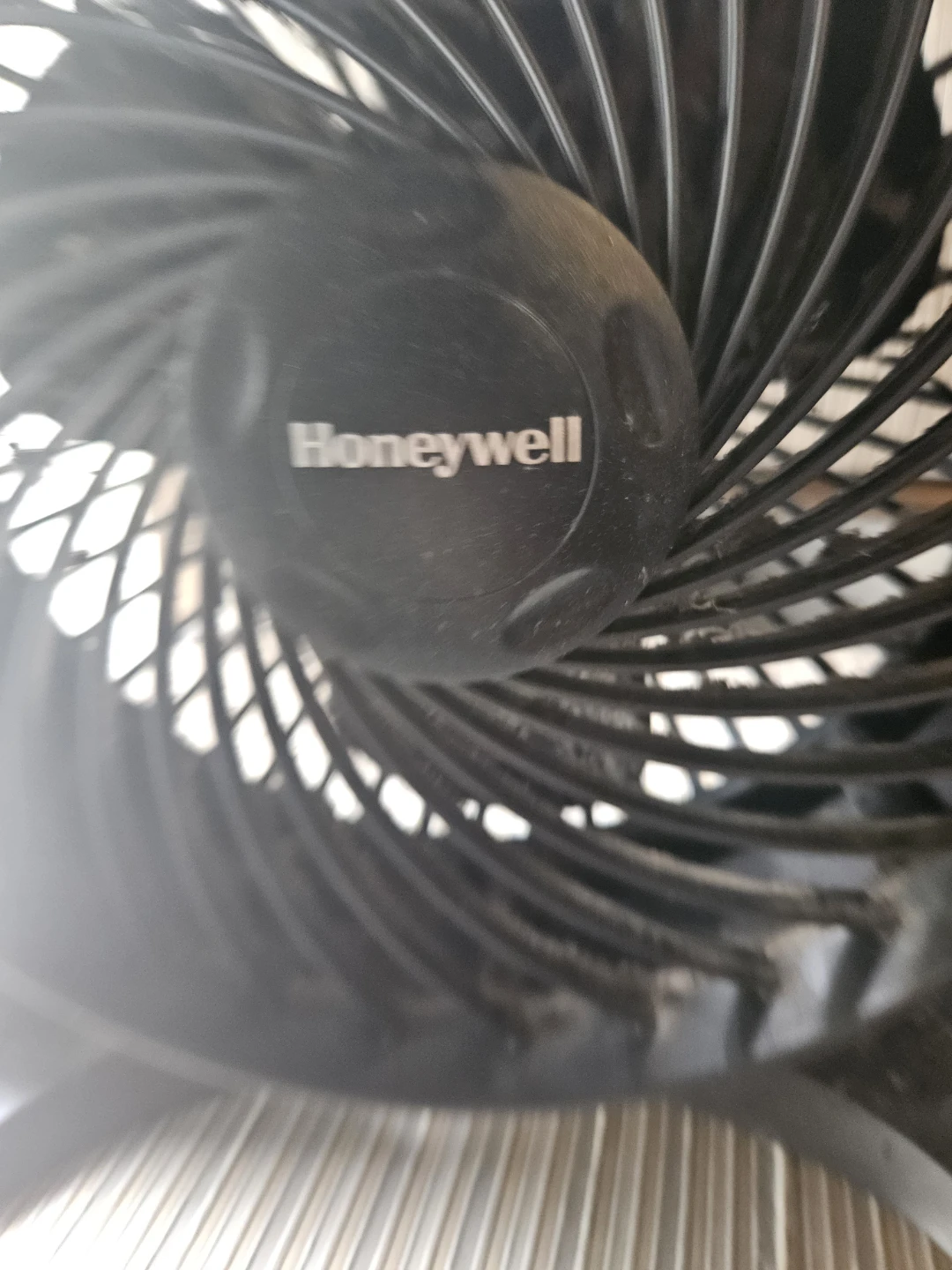 Honeywell Black Personal Fan - photo 3