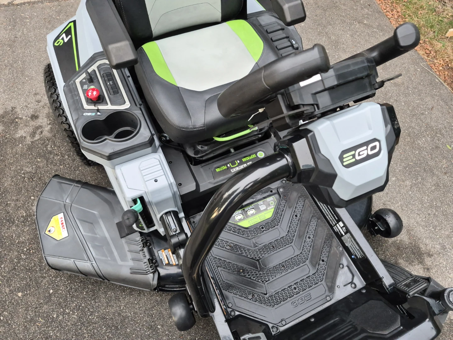 NEW Ego Z6 42" Zero Turn Electric Riding Mower with e-Steer - photo 4