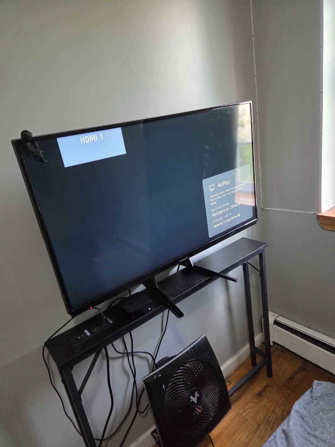 Panasonic 40-inch TV - photo 5