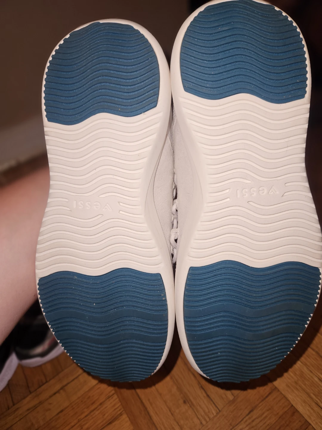 NEW! Womens Vessi Cityscape Classic Shoes size 7 - photo 3