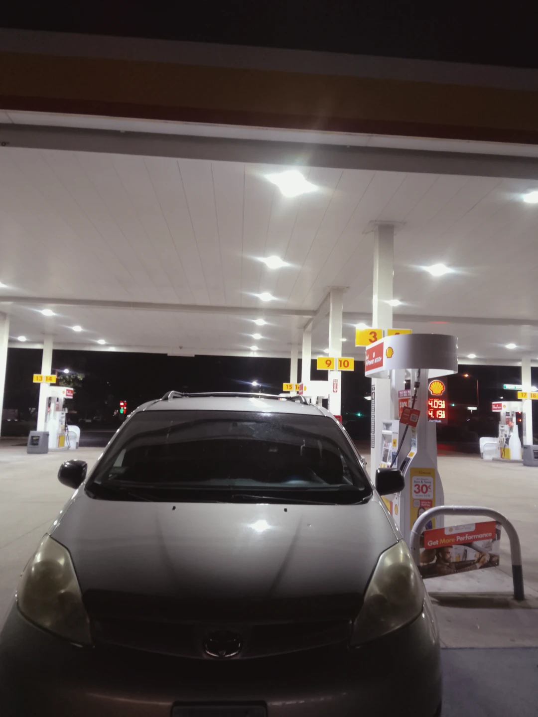 Silver Toyota Sienna - photo 4