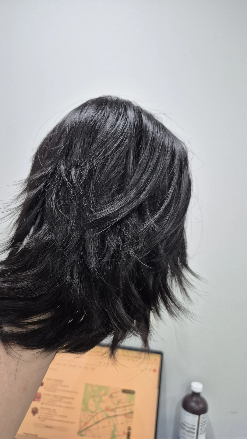 Black wolf cut wig - photo 5