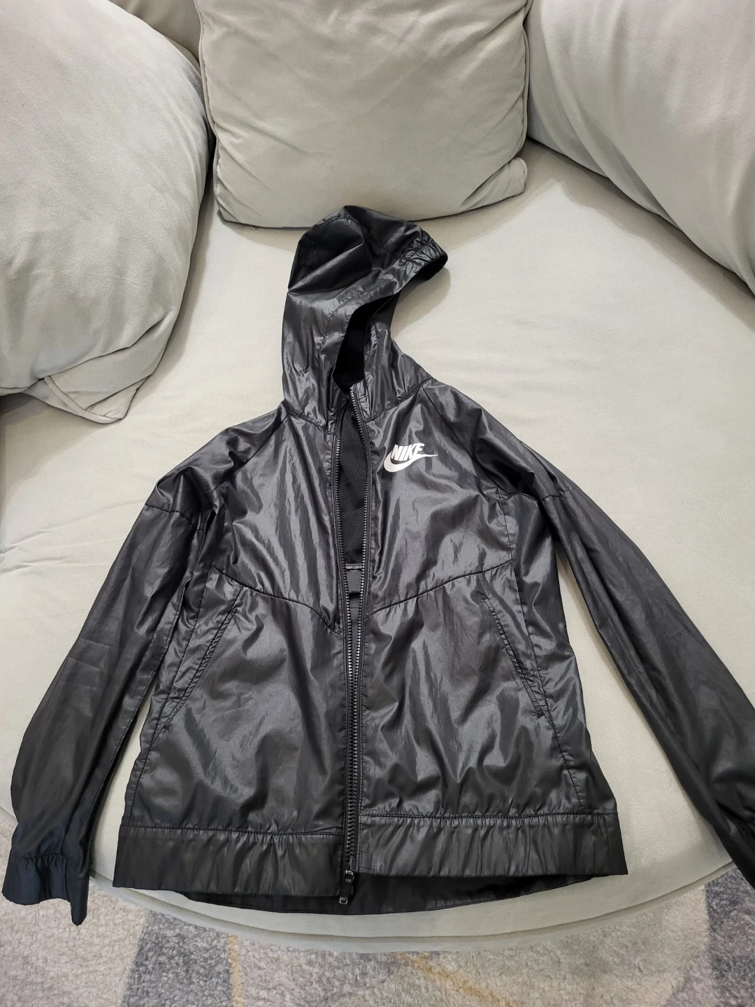 Nike Standard Fit Hooded Windbreaker Jacket Kids