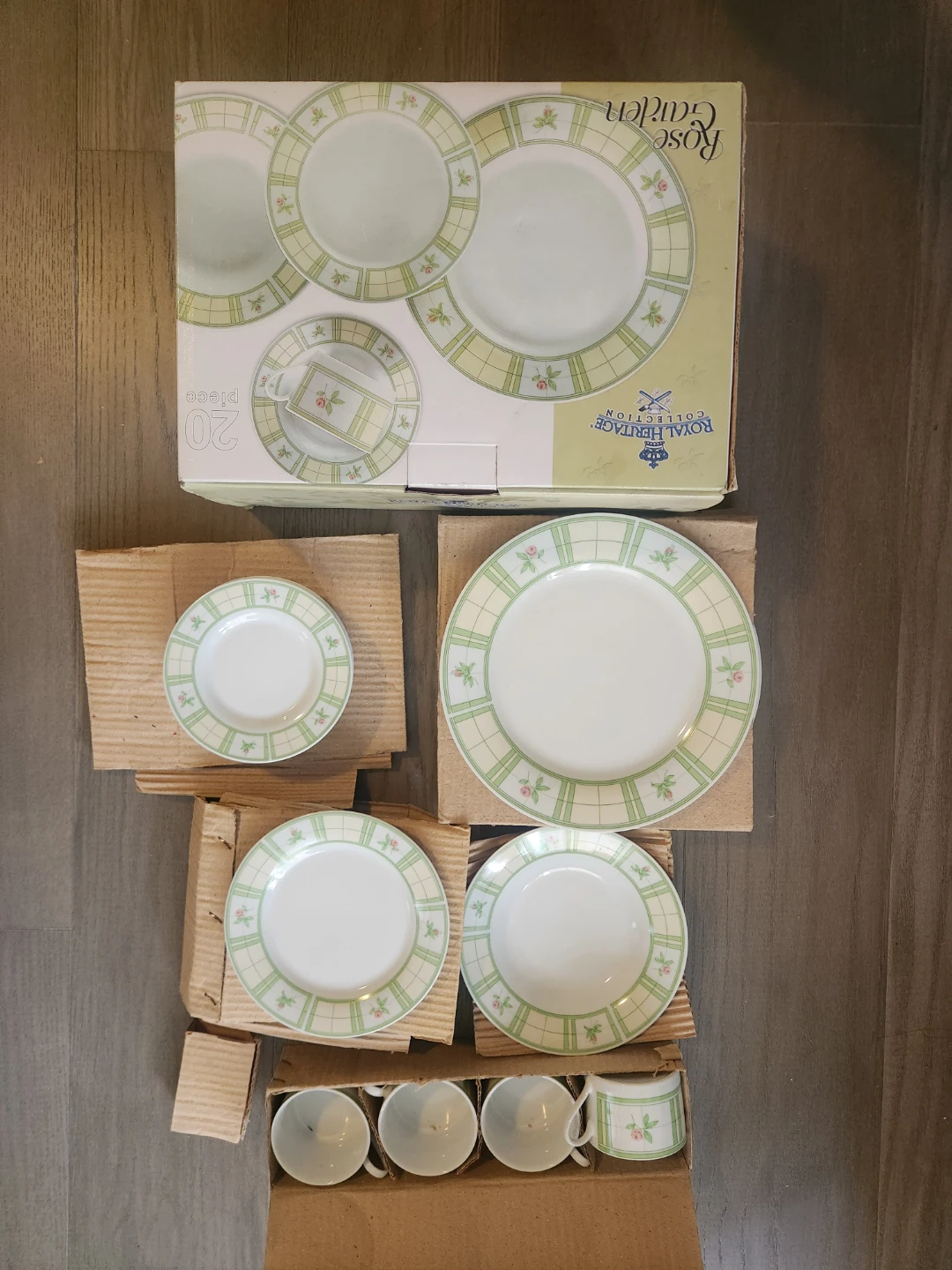 Royal Heritage Rose Garden 18-Piece Dinnerware Set