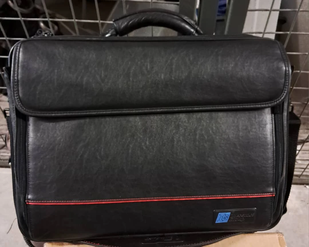 Targus Black Briefcase/Laptop Bag with Organizer Pockets