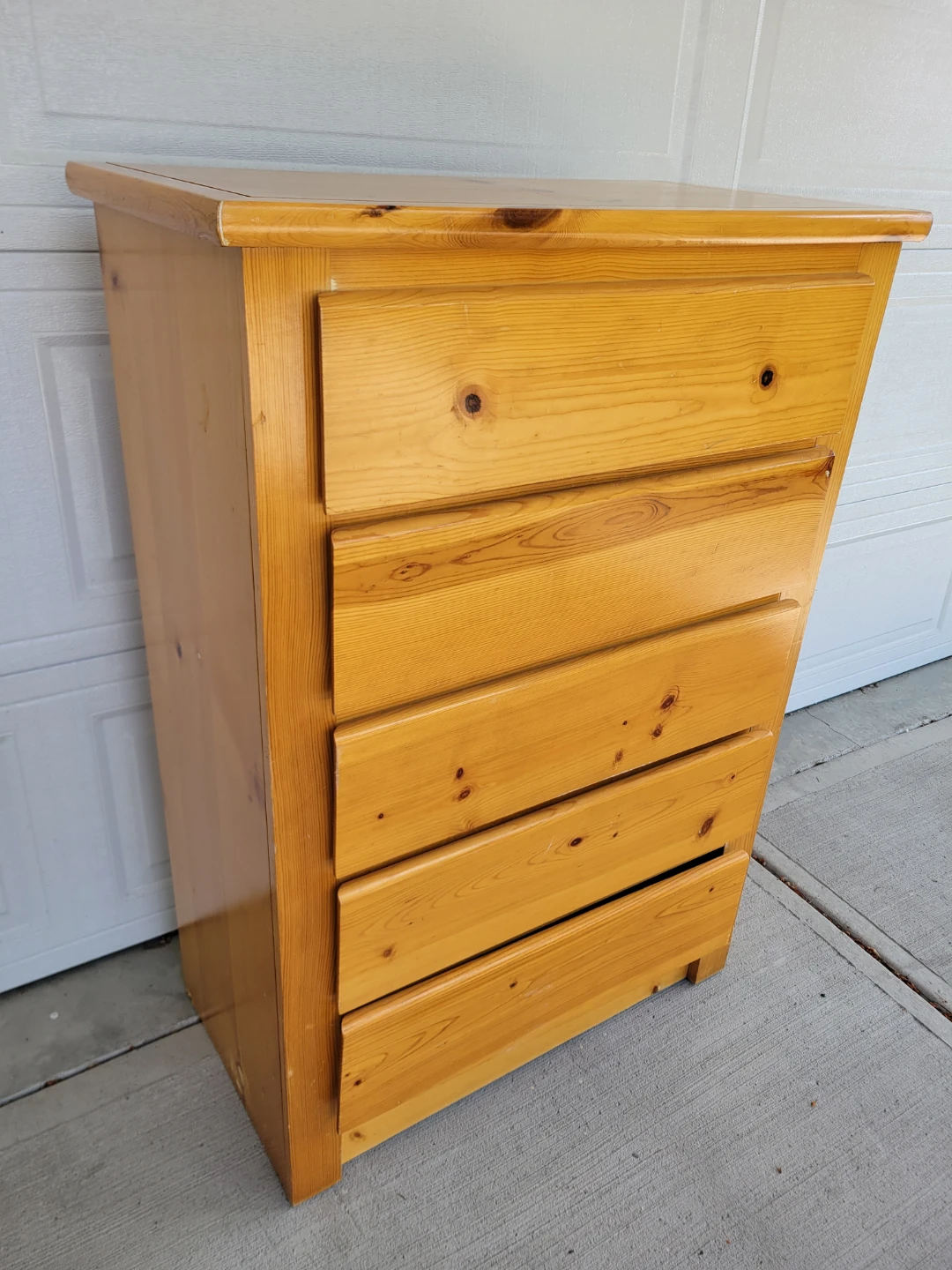 Very Nice Solid Pine 5-Drawer Dresser / Tall Dresser. - photo 2