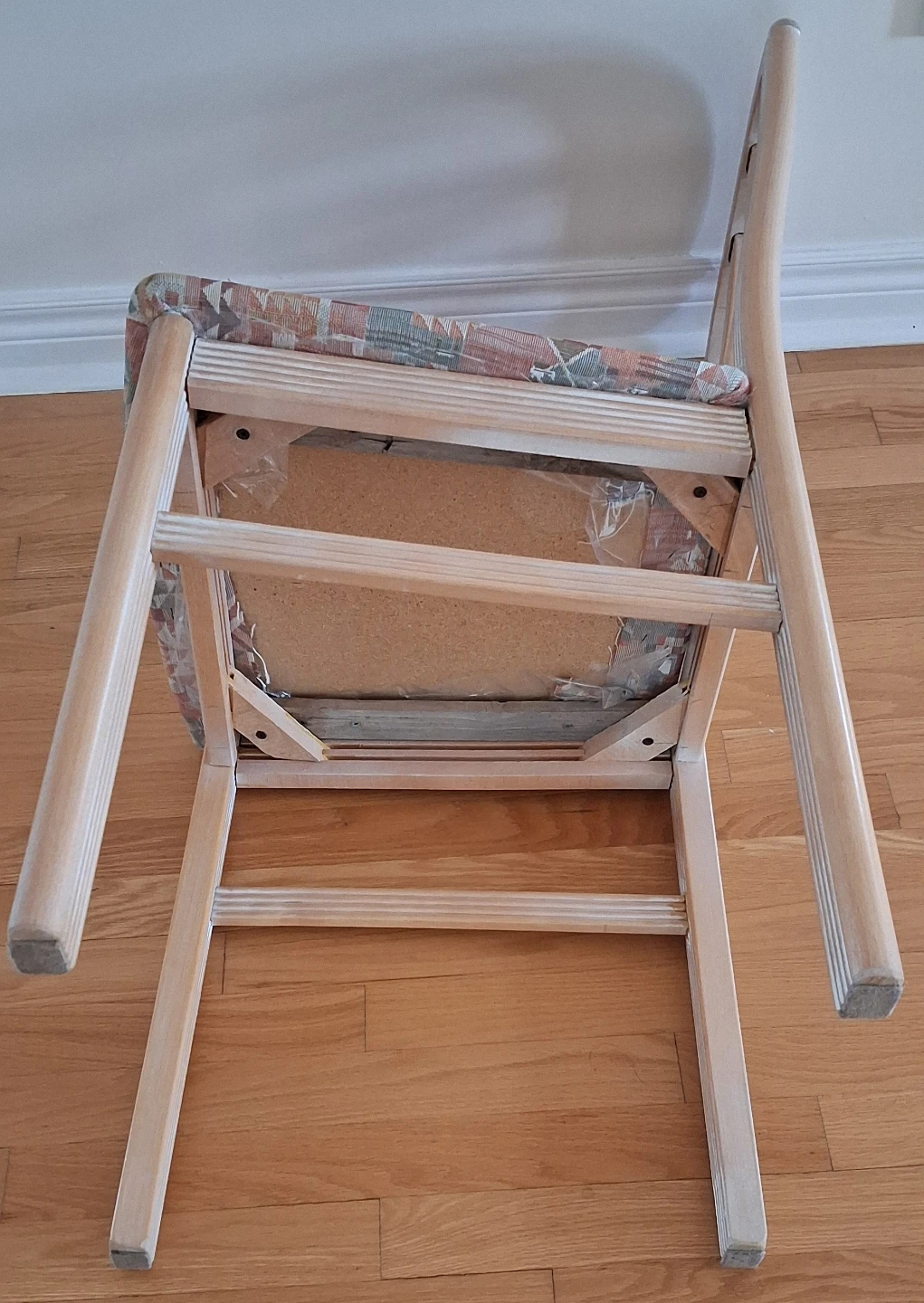4 Dining Chair with Patterned Upholstery - photo 4