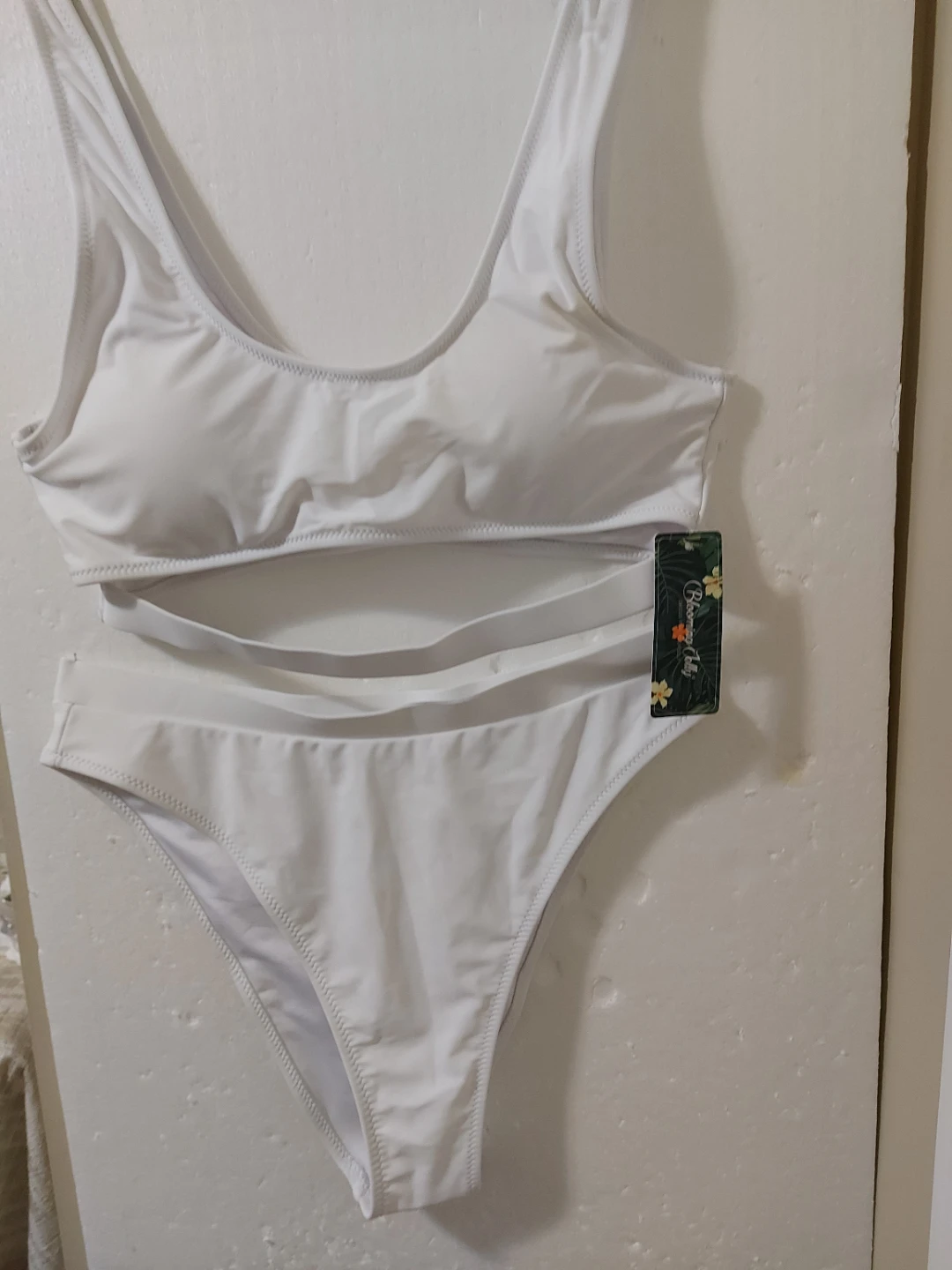 White Bloom Bay Bikini Set