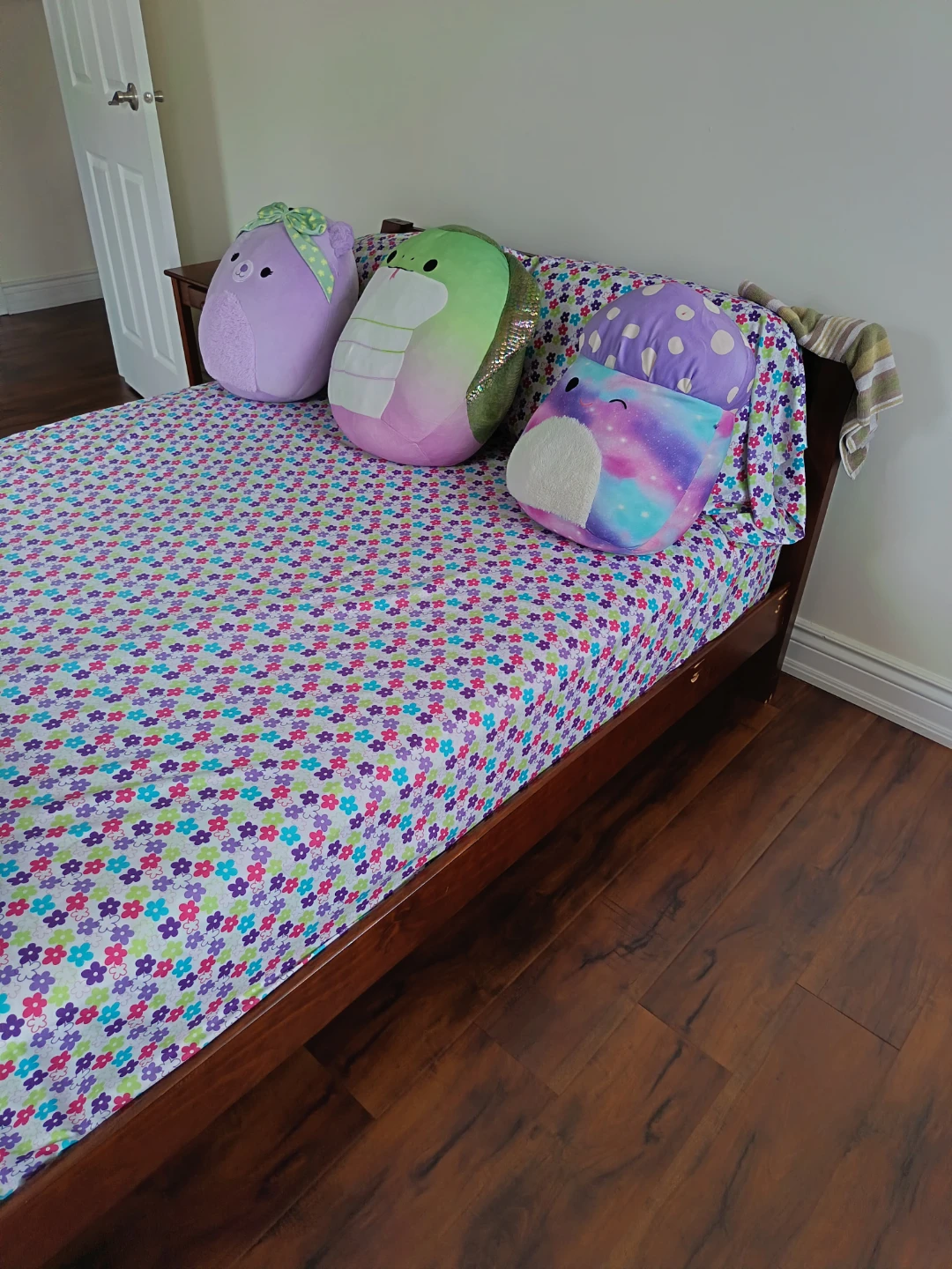 Wooden Bed Frame Full/Double - photo 2