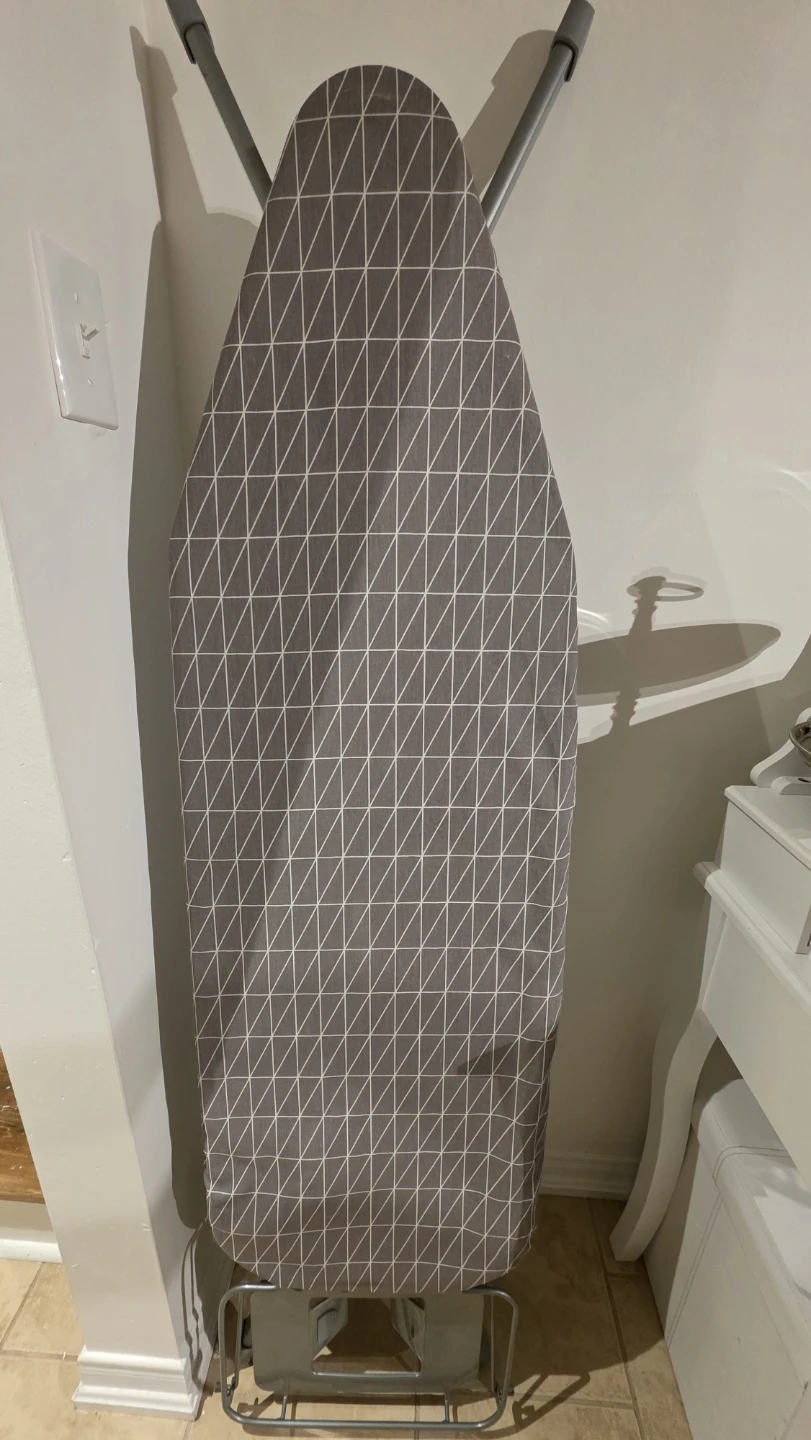 Candian tire Ironing Board (half price) - photo 2