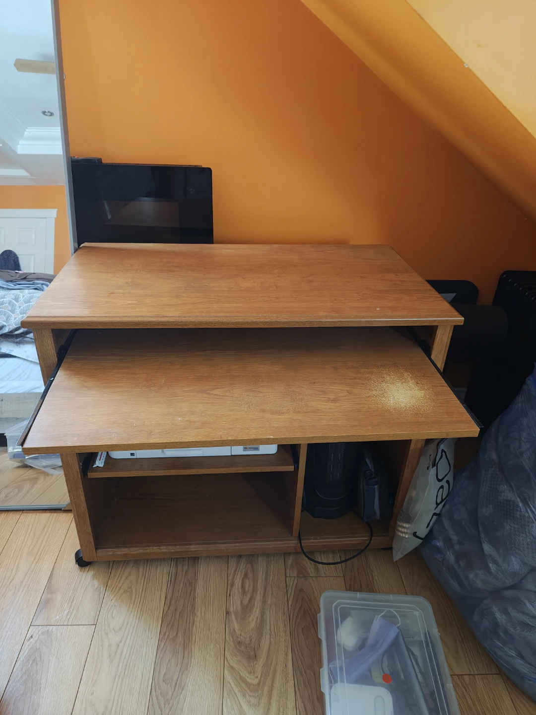 Wooden computer desk with pull-out keyboard tray