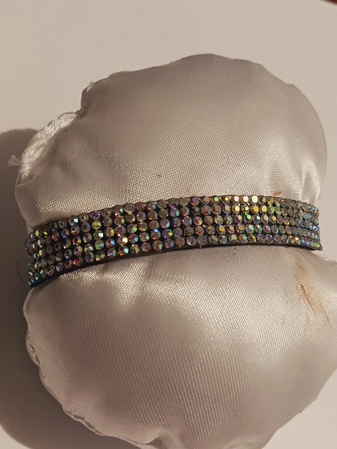 Sparkly Rhinestone Bracelet with Gold Clasp - photo 4