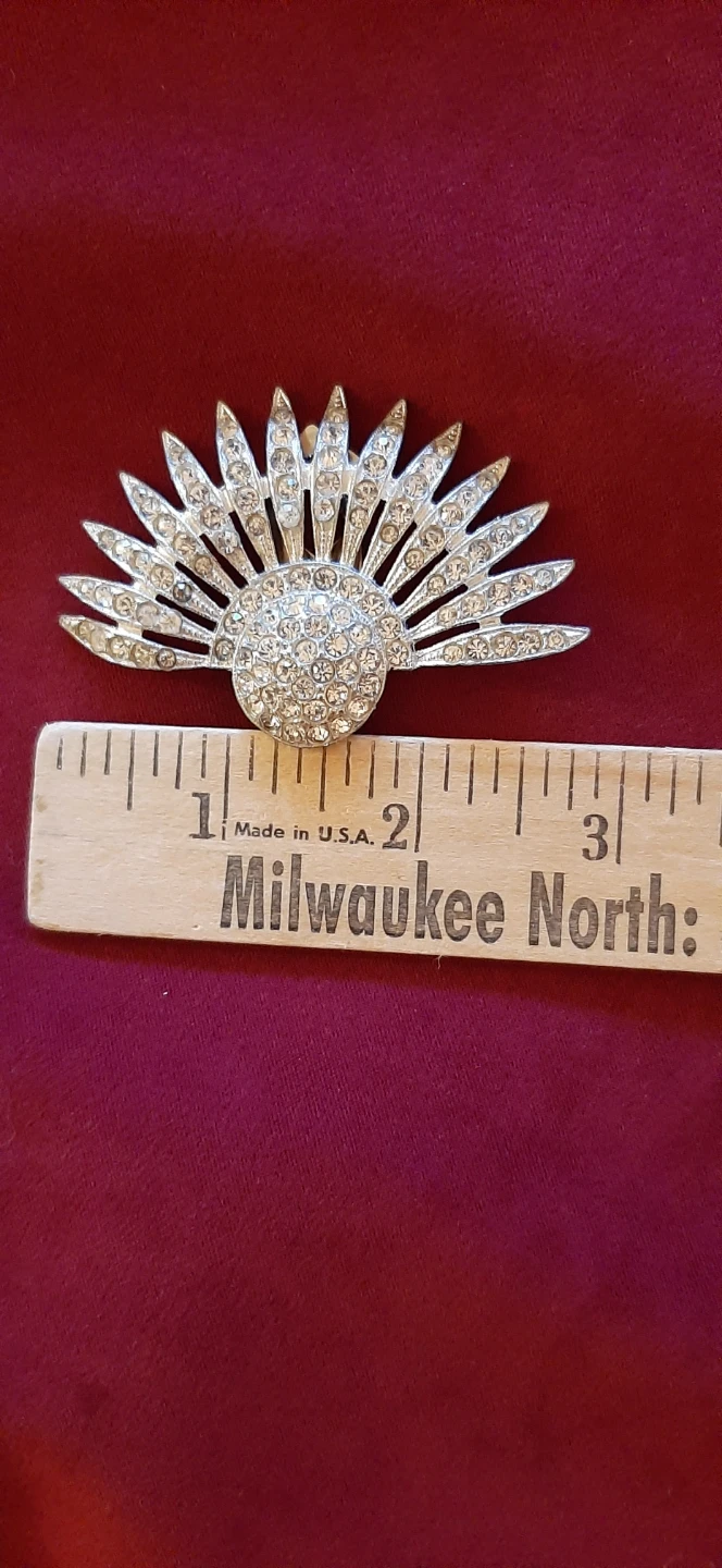 Fan shaped scarf/fur clip brooch - photo 2