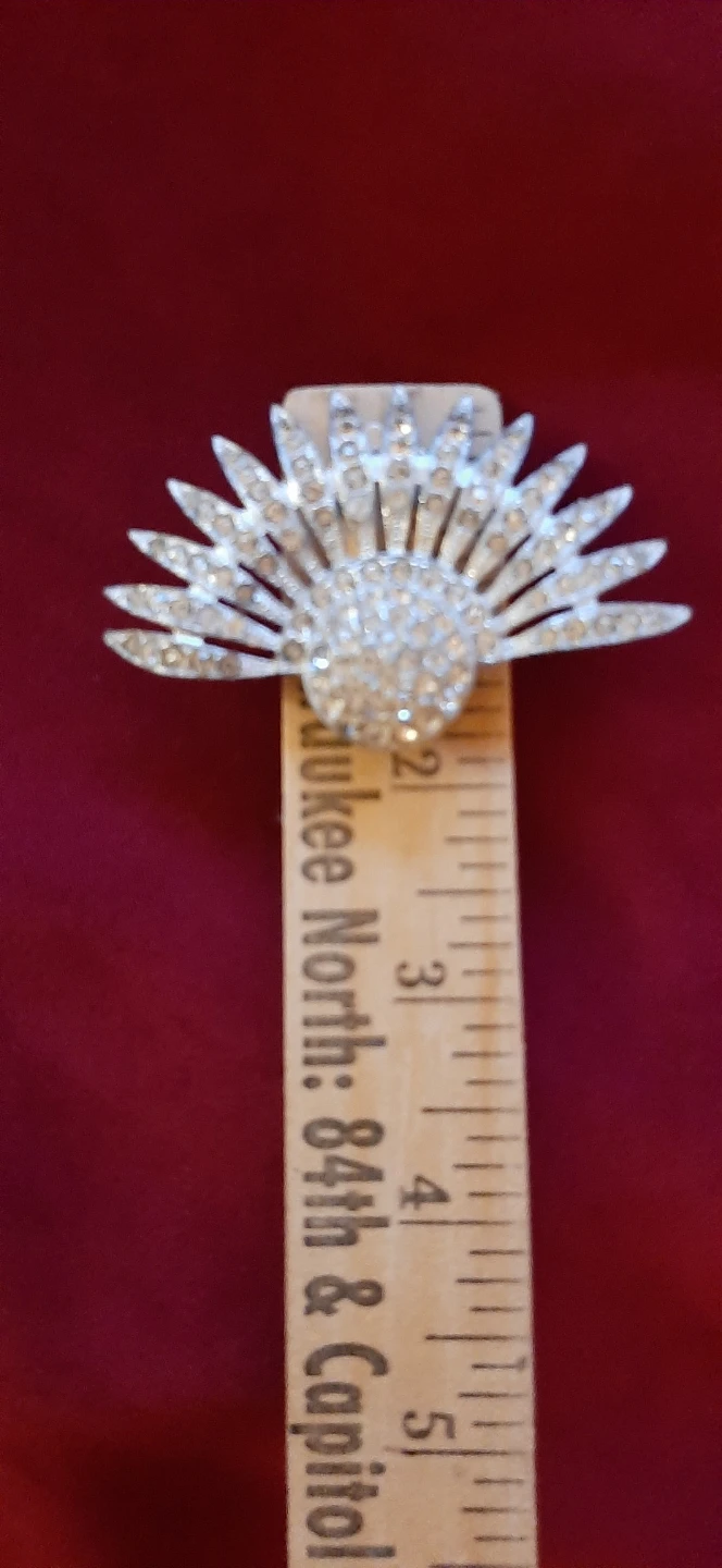 Fan shaped scarf/fur clip brooch - photo 3