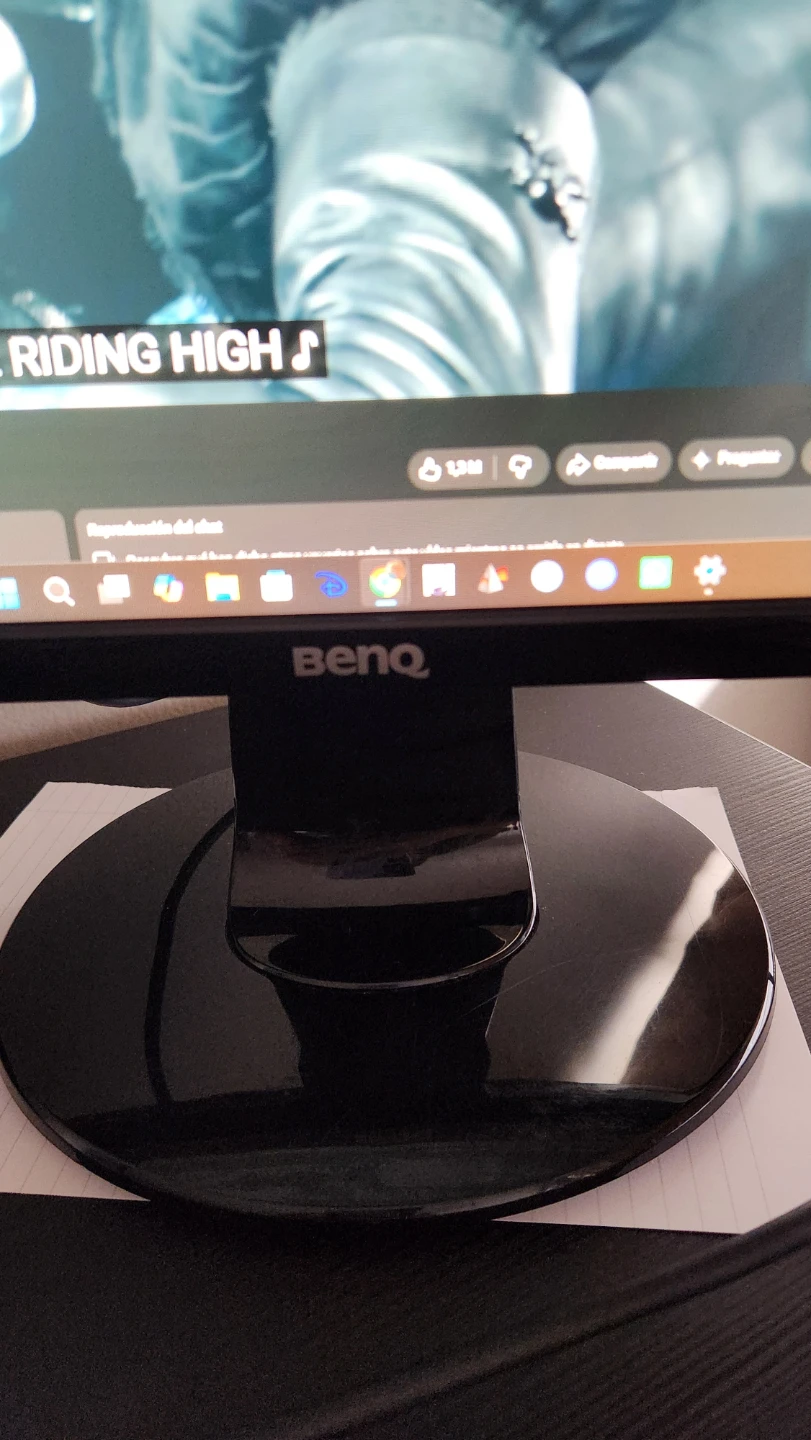 BenQ (1920 x 1080)  Monitor - photo 4