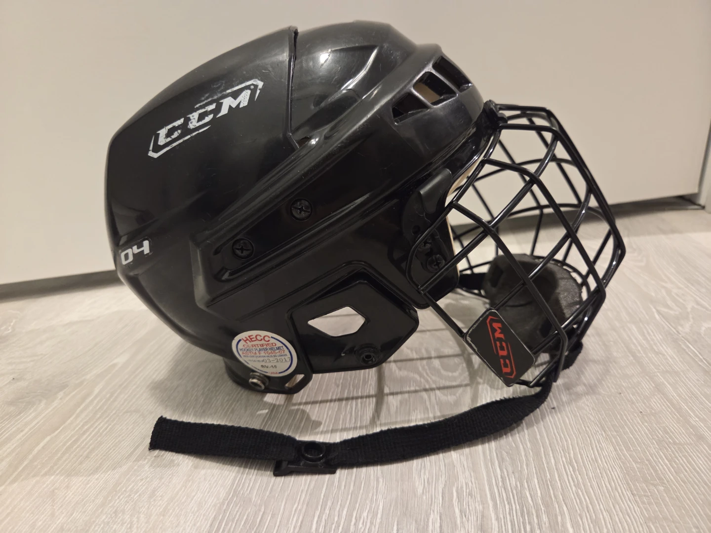 CCM Hockey Helmet with Cage - Size S - photo 5