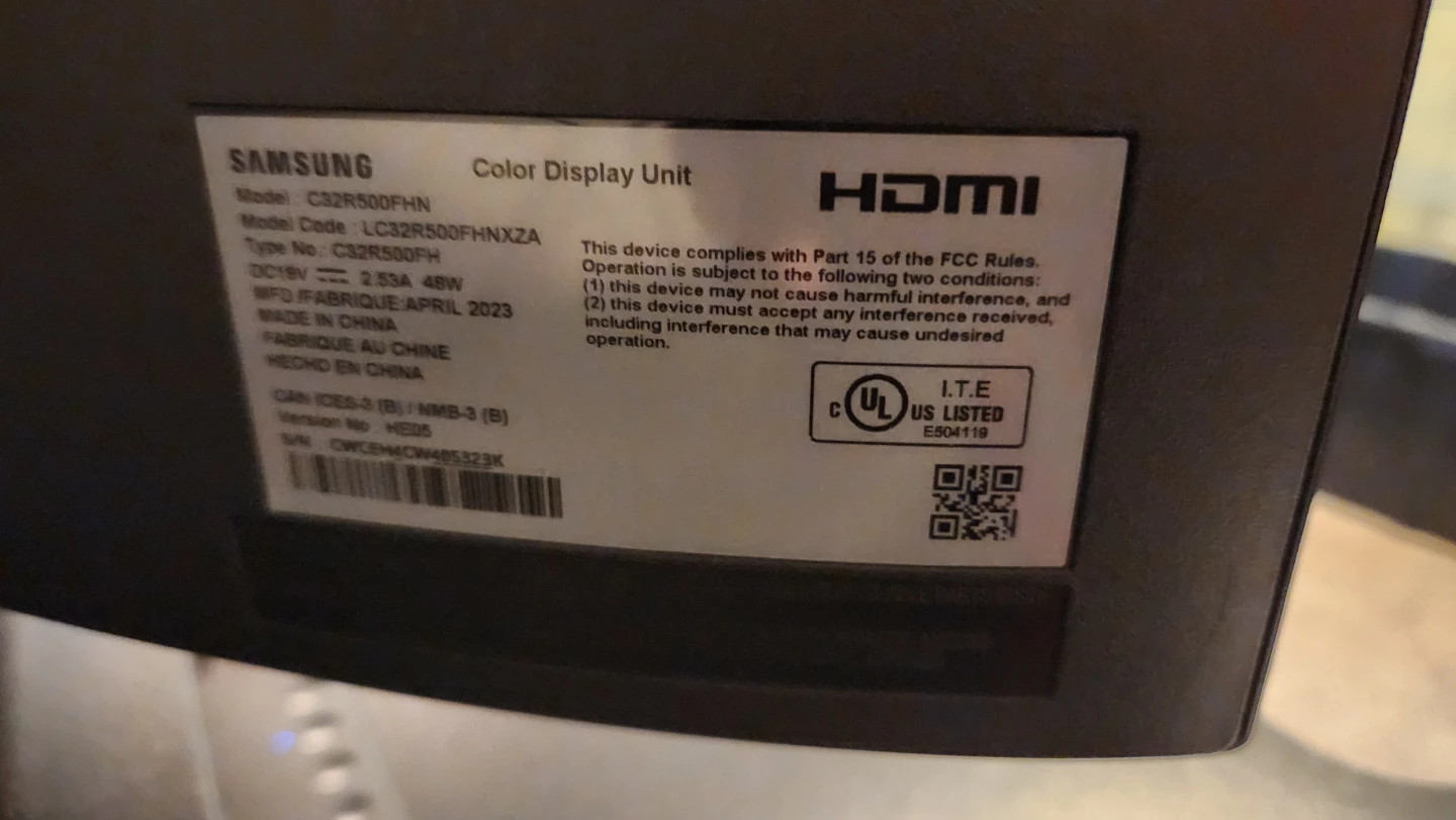 Samsung 32" Curved Monitor with Adjustable Stand & Speakers - photo 3
