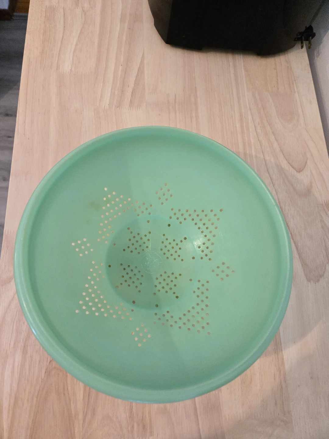 Vintage Tupperware Jadeite Colander