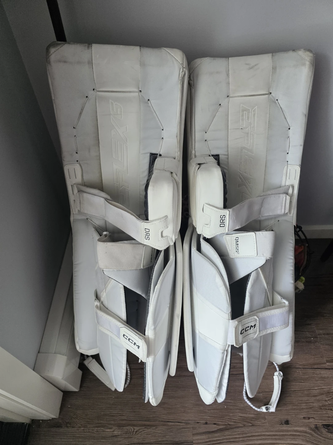 CCM EFLEX 6.9 34+1 Pads and CCM EFLEX 6 PRO Sr Blocker - photo 2