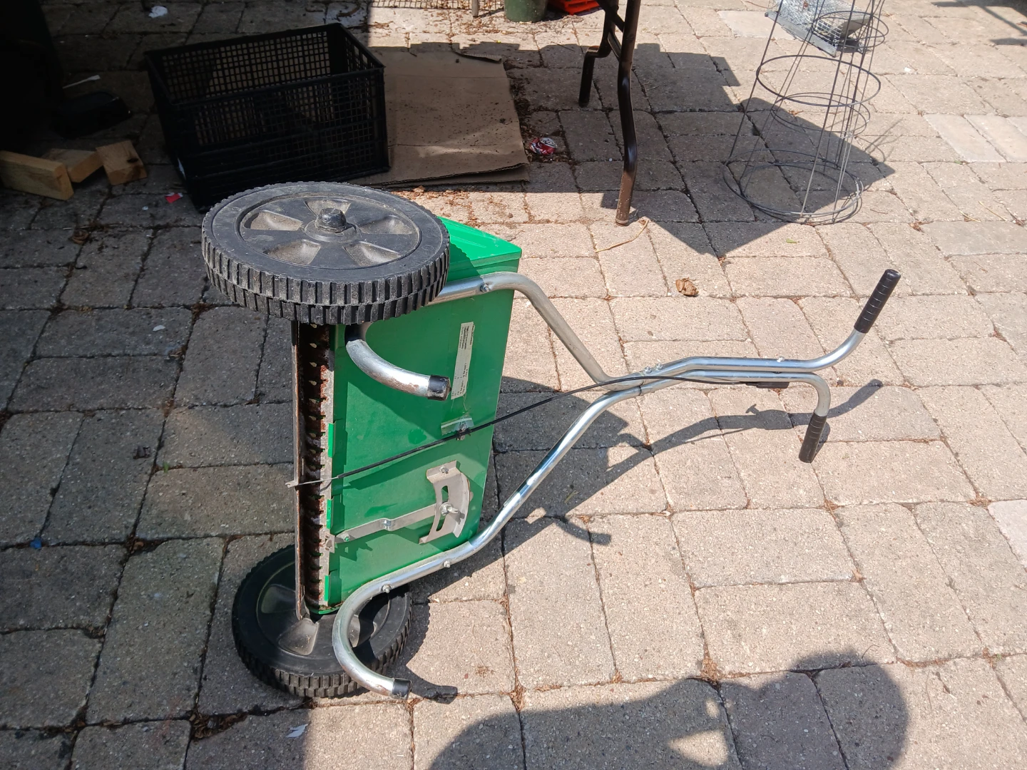 Sears 20 In. Lawn Spreader - photo 3